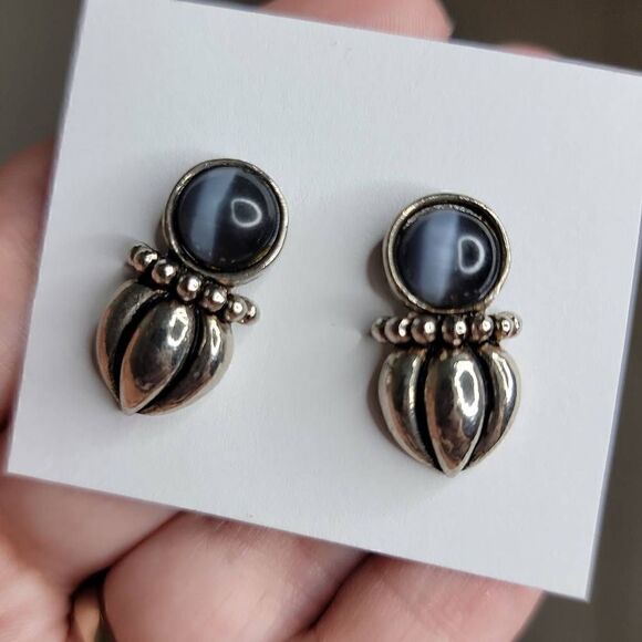 Pendant Silver Stud Earrings With Stone - Picture 2 of 7